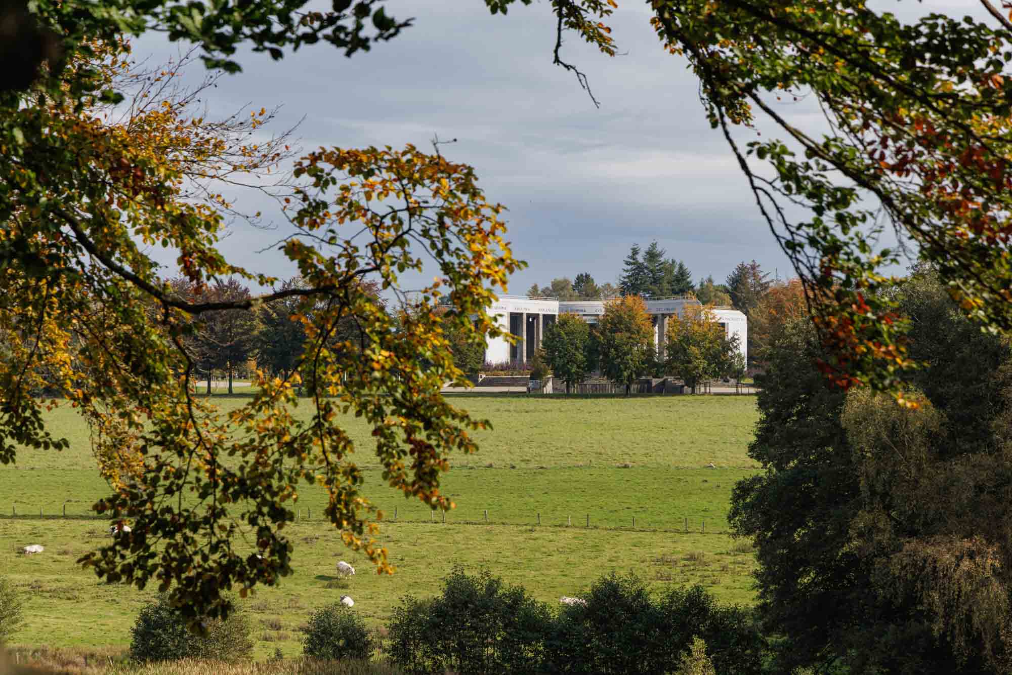 Het Mardasson in Bastogne in de herfst
